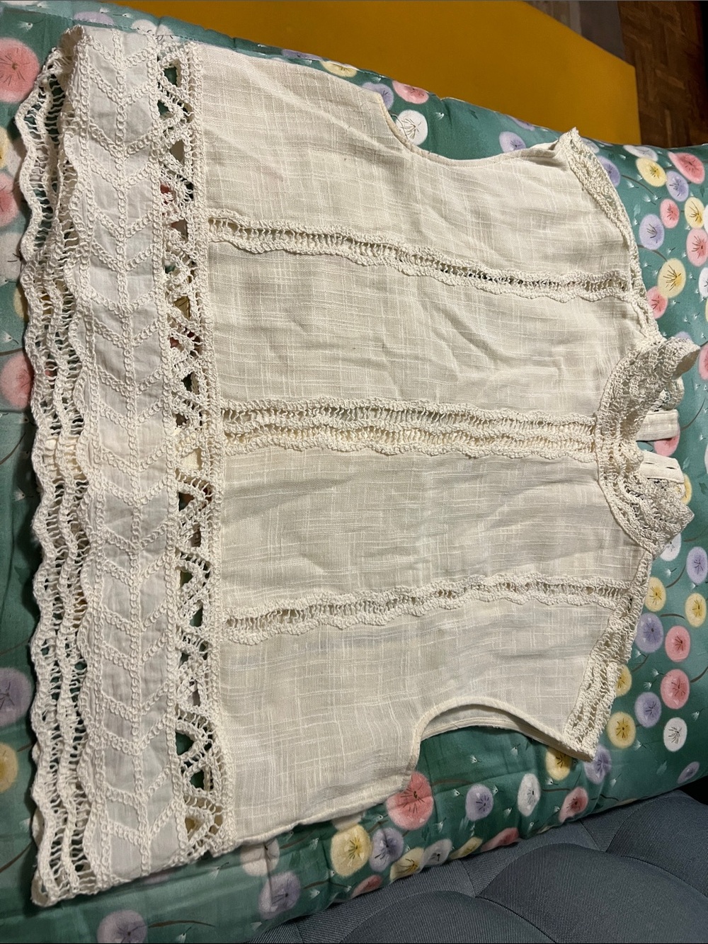 Zara Cream Crochet Trim Sleeveless Blouse